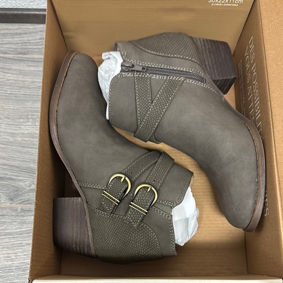 LifeStride Blaire Short Bootie (WIDE) - Picture 2 of 8